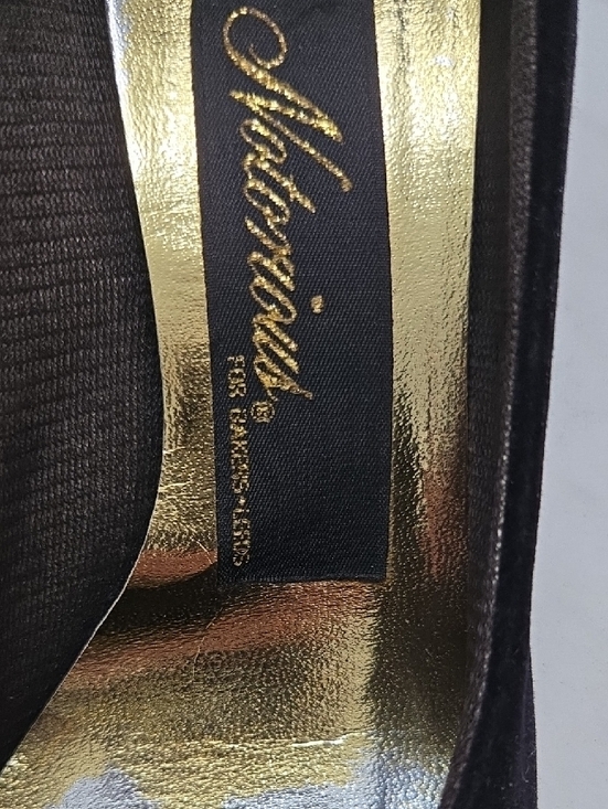 Vintage Notorious heels for Bakers-Leeds . Women's Black Suede with Gold Insole - Picture 7 of 9